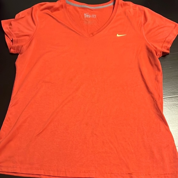 Nike dri fit shirt - Picture 1 of 6